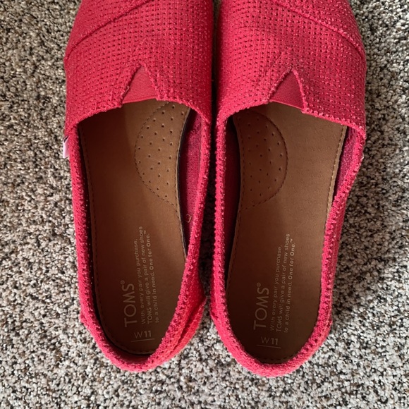 Excellent condition Toms red espadrille size 11 Women’s - Picture 4 of 4